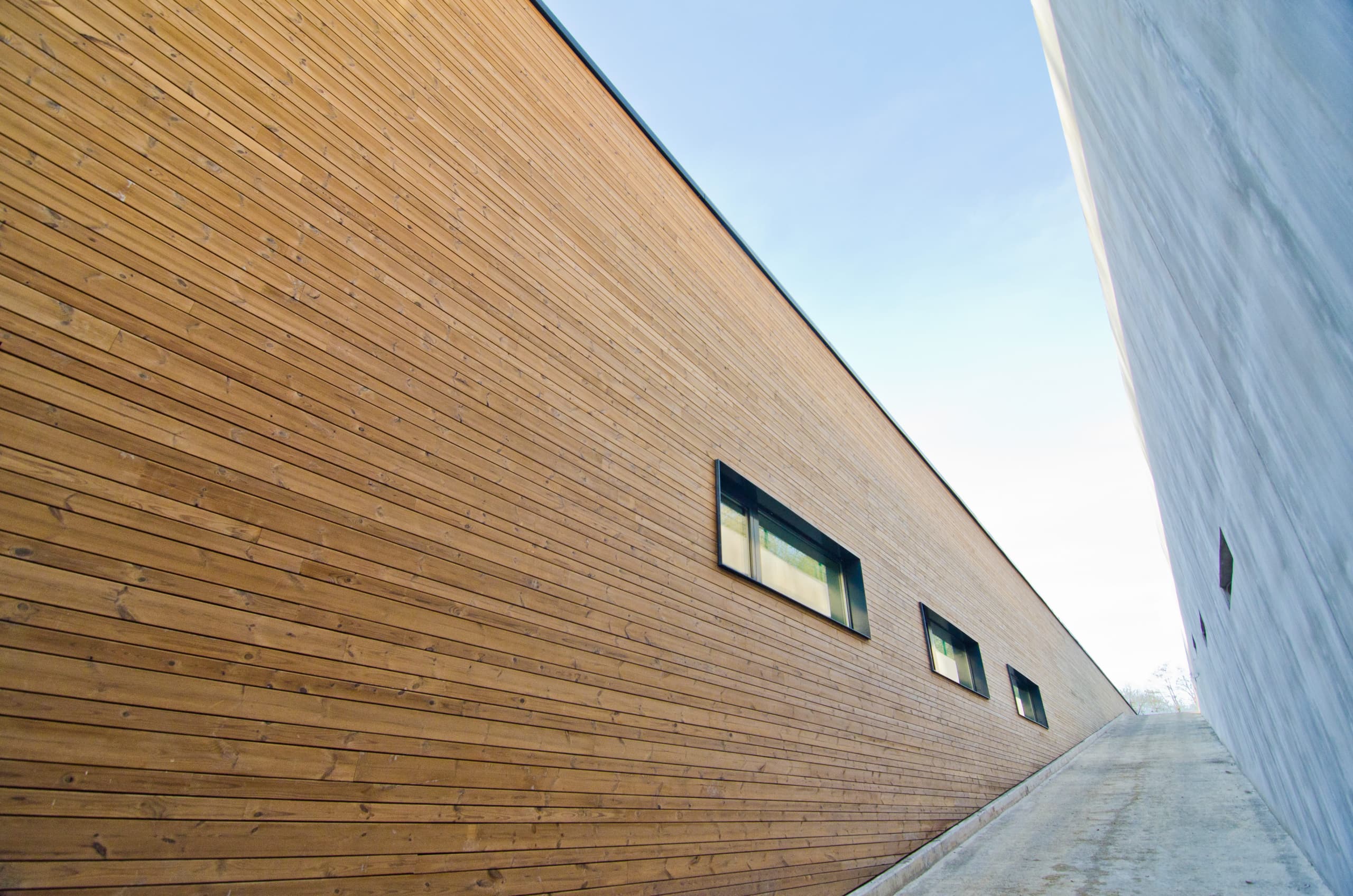 Luxembourguish police shooting range made with wood cladding premium nothern pine techniclic by Vetedy