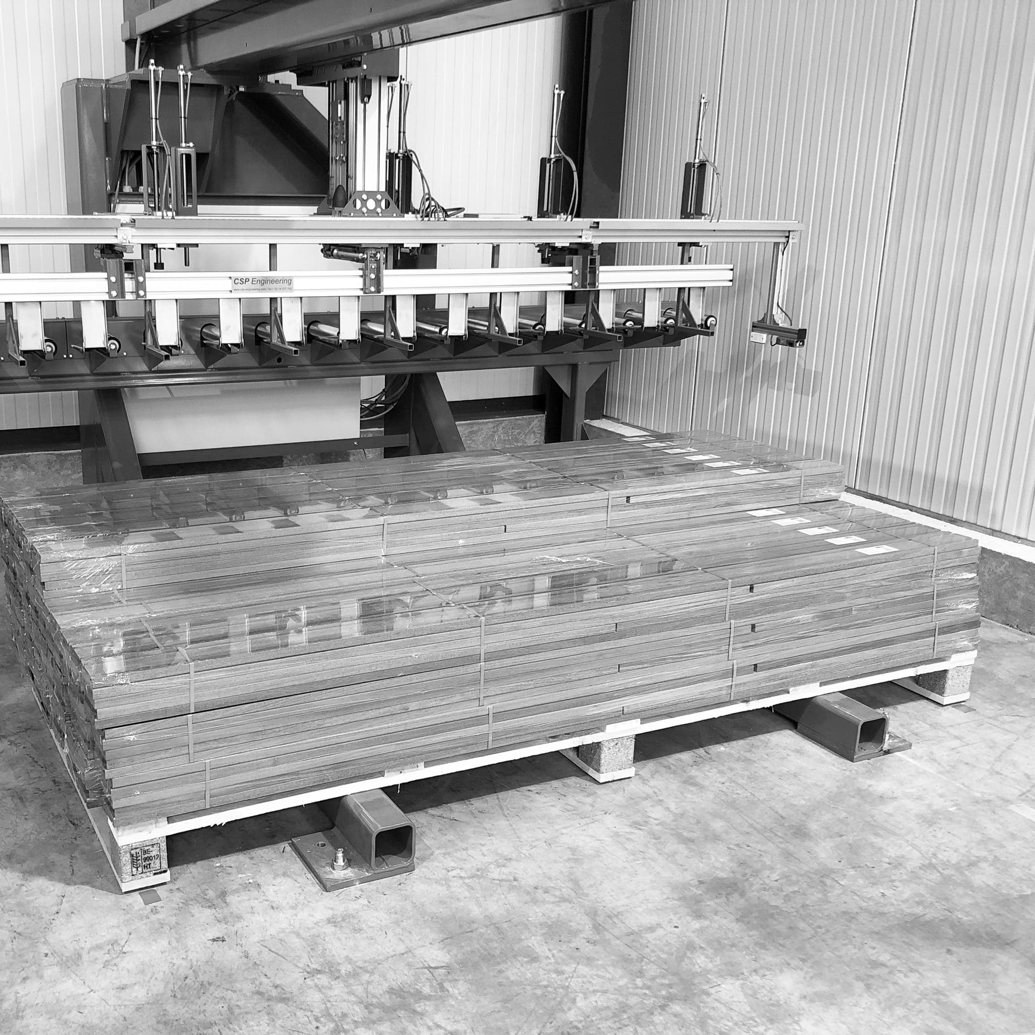 Vetedy bought a new robot in 2018 for packaging of wood cladding and decking premium systems