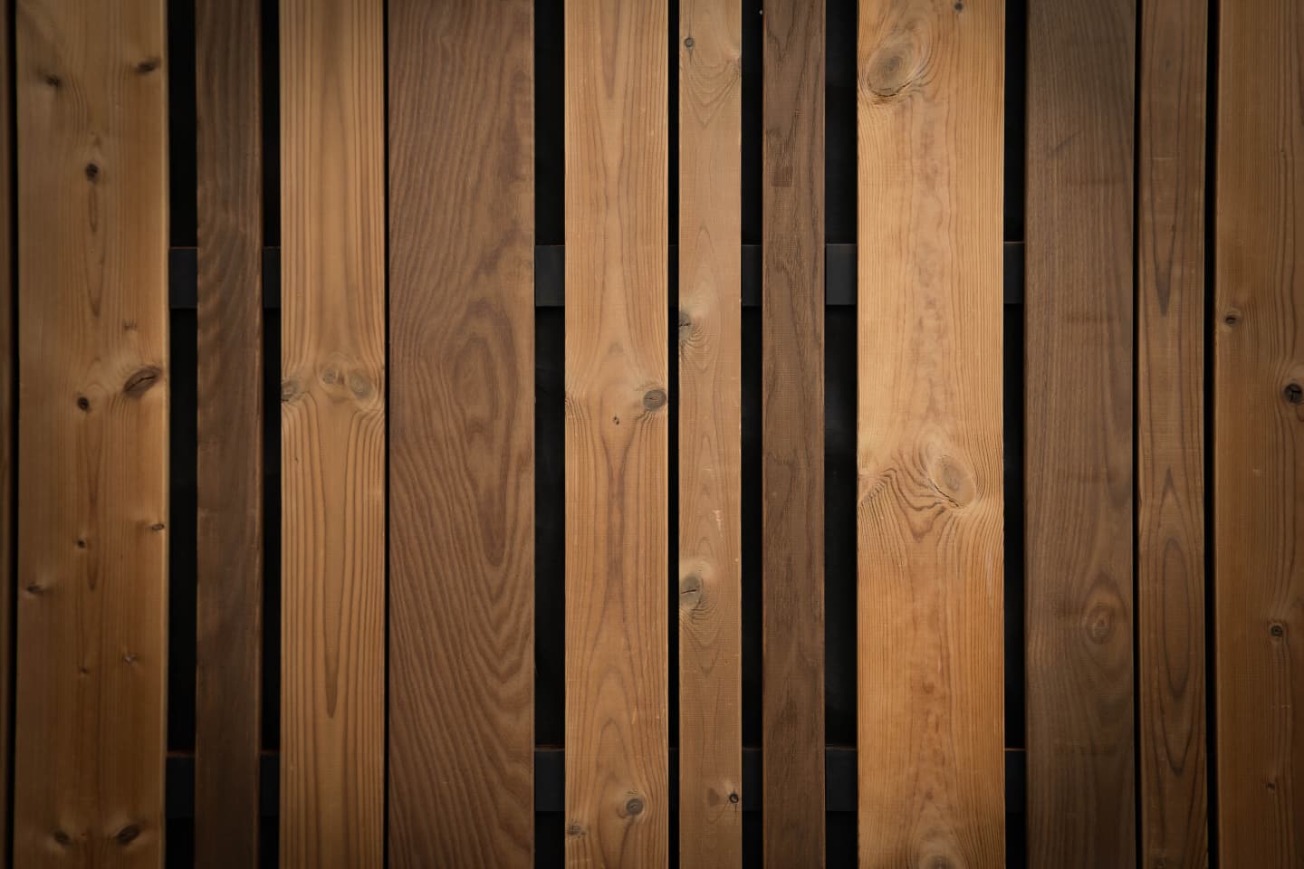 spacer bardage en bois diifférentes largeurs de lame en bois